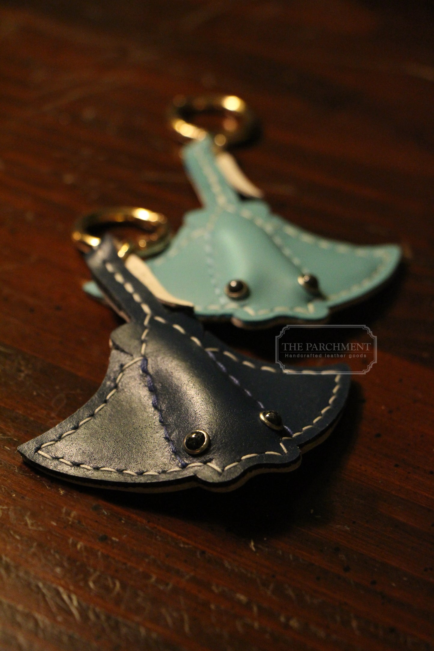 Handmade Stingray Sea Flap Flap Airtag Holder /Magnetic Keychain | Made-to-order 4 to 6 weeks lead time to ship from Canada