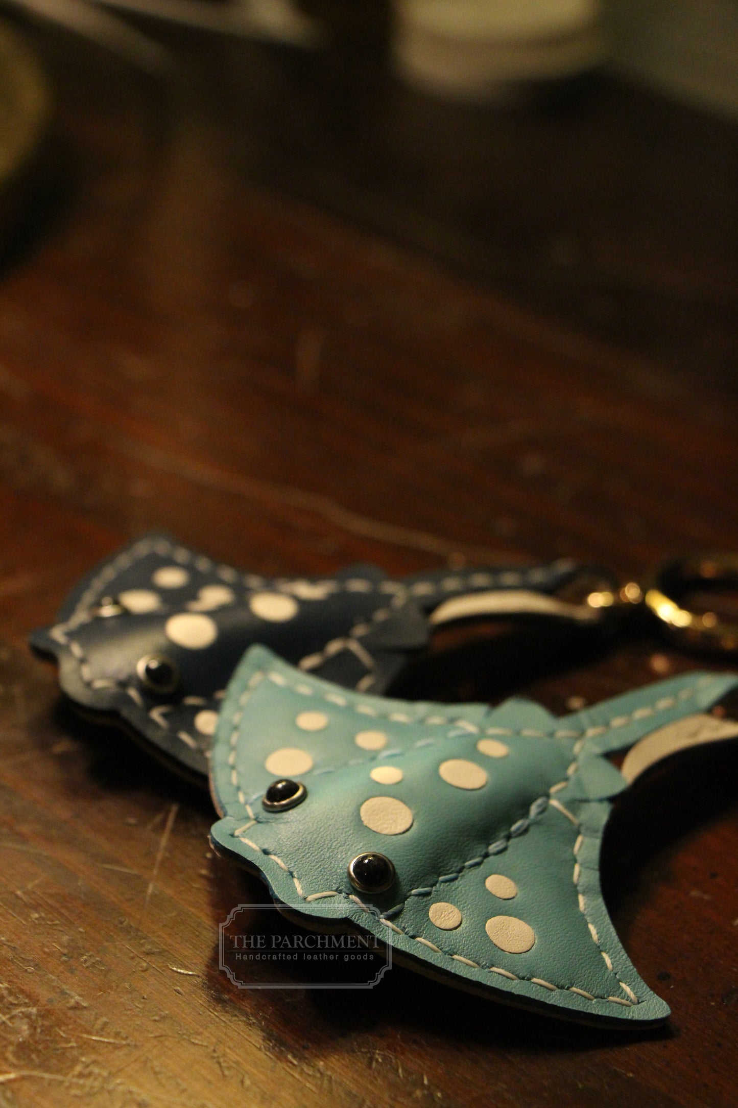 Handmade Stingray Sea Flap Flap Airtag Holder /Magnetic Keychain | Made-to-order 4 to 6 weeks lead time to ship from Canada