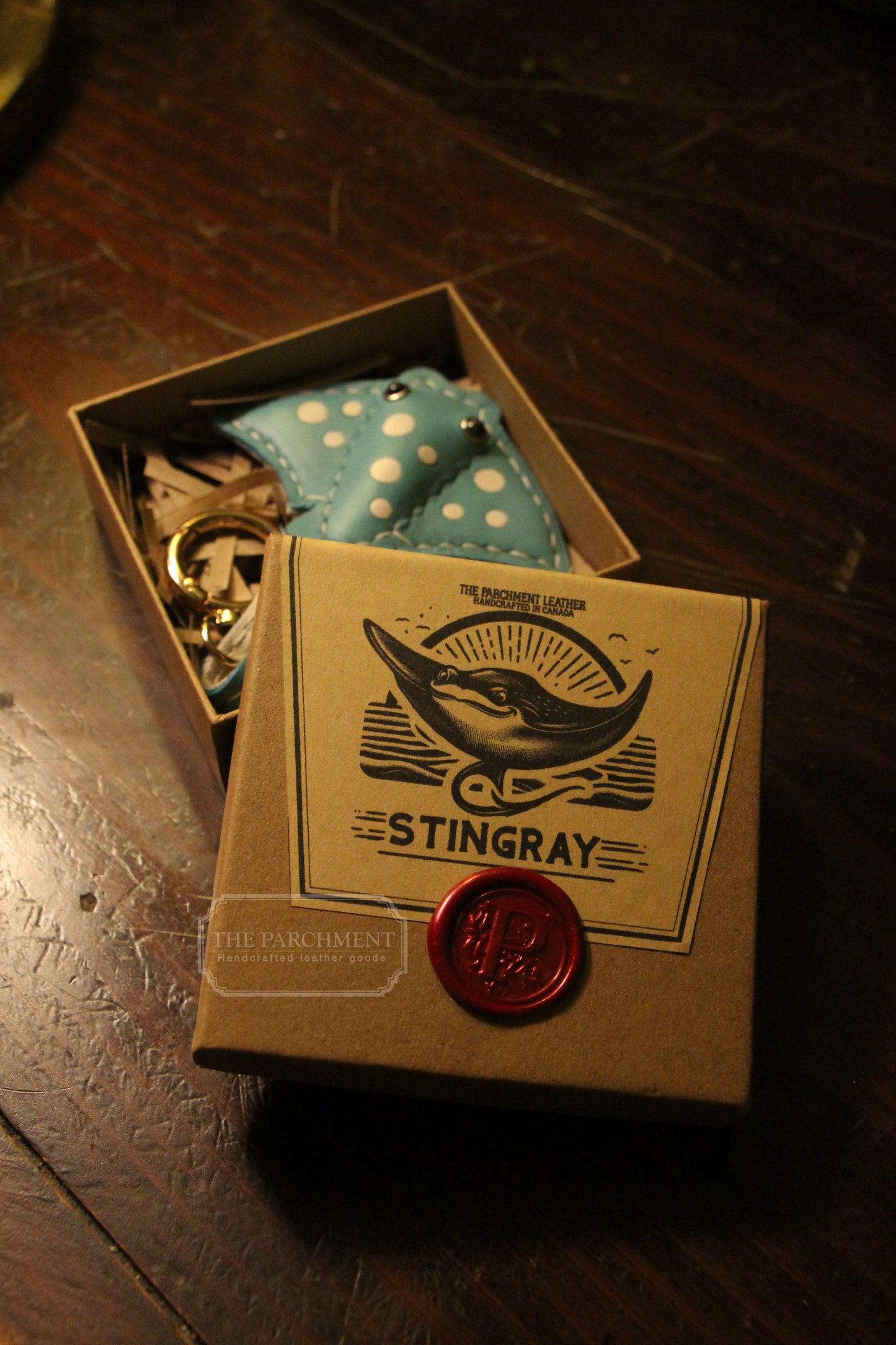 Handmade Stingray Sea Flap Flap Airtag Holder /Magnetic Keychain | Made-to-order 4 to 6 weeks lead time to ship from Canada