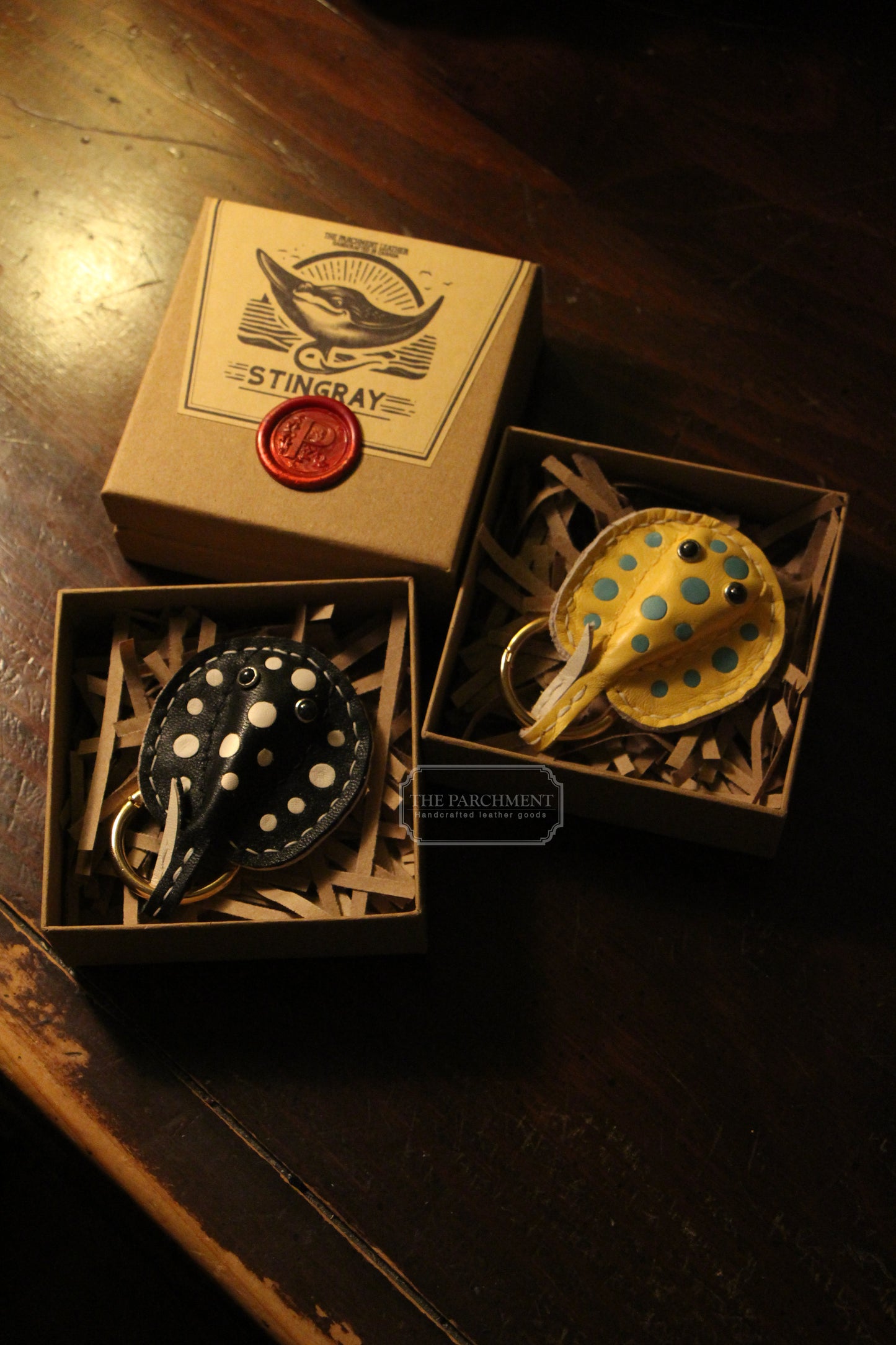 Handmade "Sea Pancake" Stingray Airtag Holder /Magnetic Keychain | Made-to-order 4 to 6 weeks lead time to ship from Canada