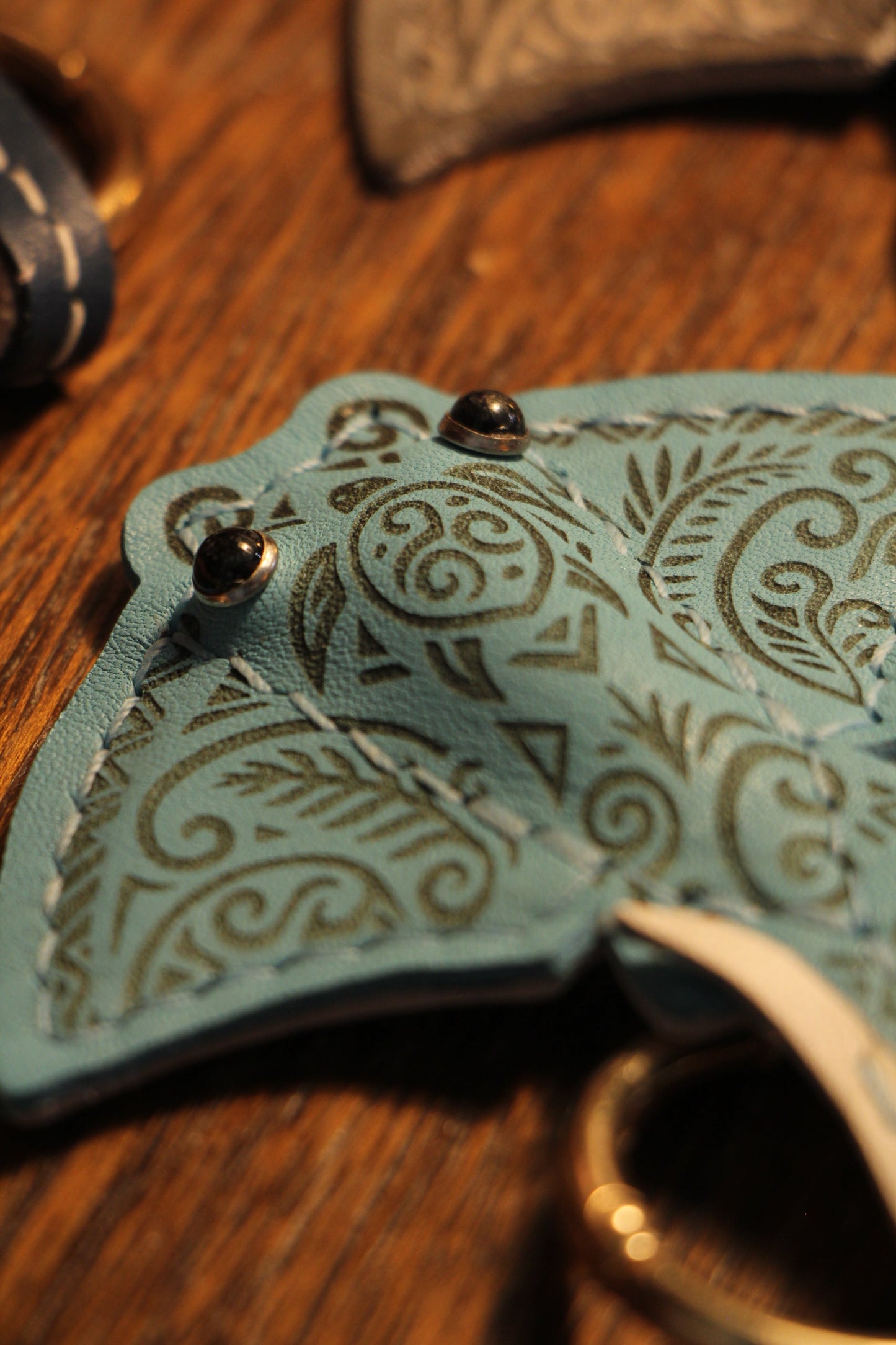 Handmade Tattooed Stingray Sea Flap Flap Airtag Holder /Magnetic Keychain | Made-to-order 4 to 6 weeks lead time to ship from Canada