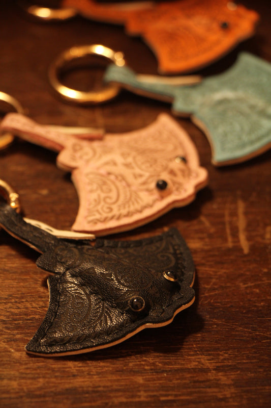 Handmade Tattooed Stingray Sea Flap Flap Airtag Holder /Magnetic Keychain | Made-to-order 4 to 6 weeks lead time to ship from Canada