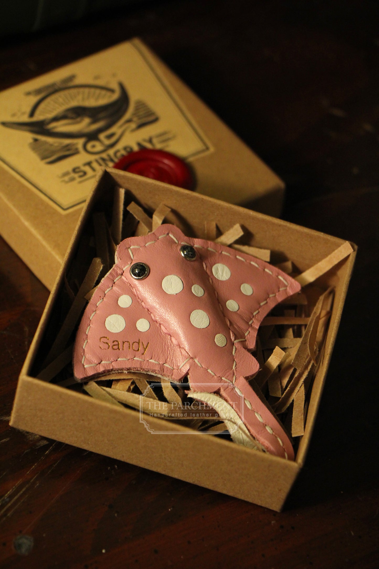Handmade Stingray Sea Flap Flap Airtag Holder /Magnetic Keychain | Made-to-order 4 to 6 weeks lead time to ship from Canada