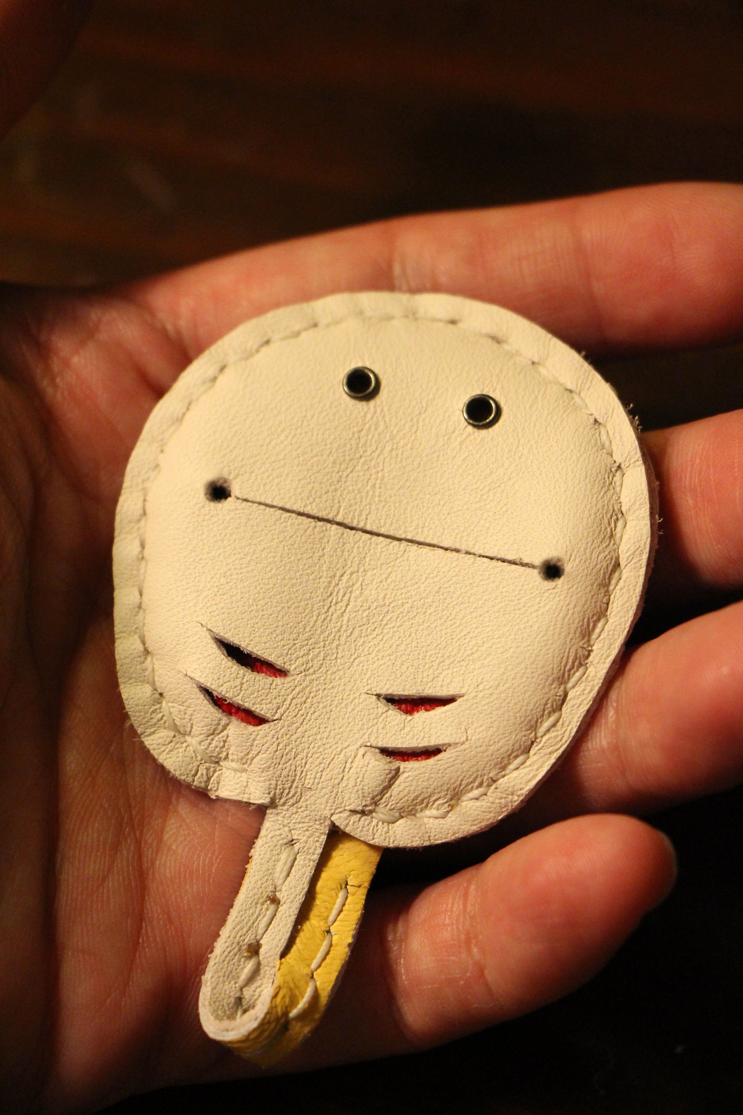 Handmade "Sea Pancake" Stingray Airtag Holder / Magnetic Keychain | Made-to-order 3 to 4 weeks lead time to ship from Canada