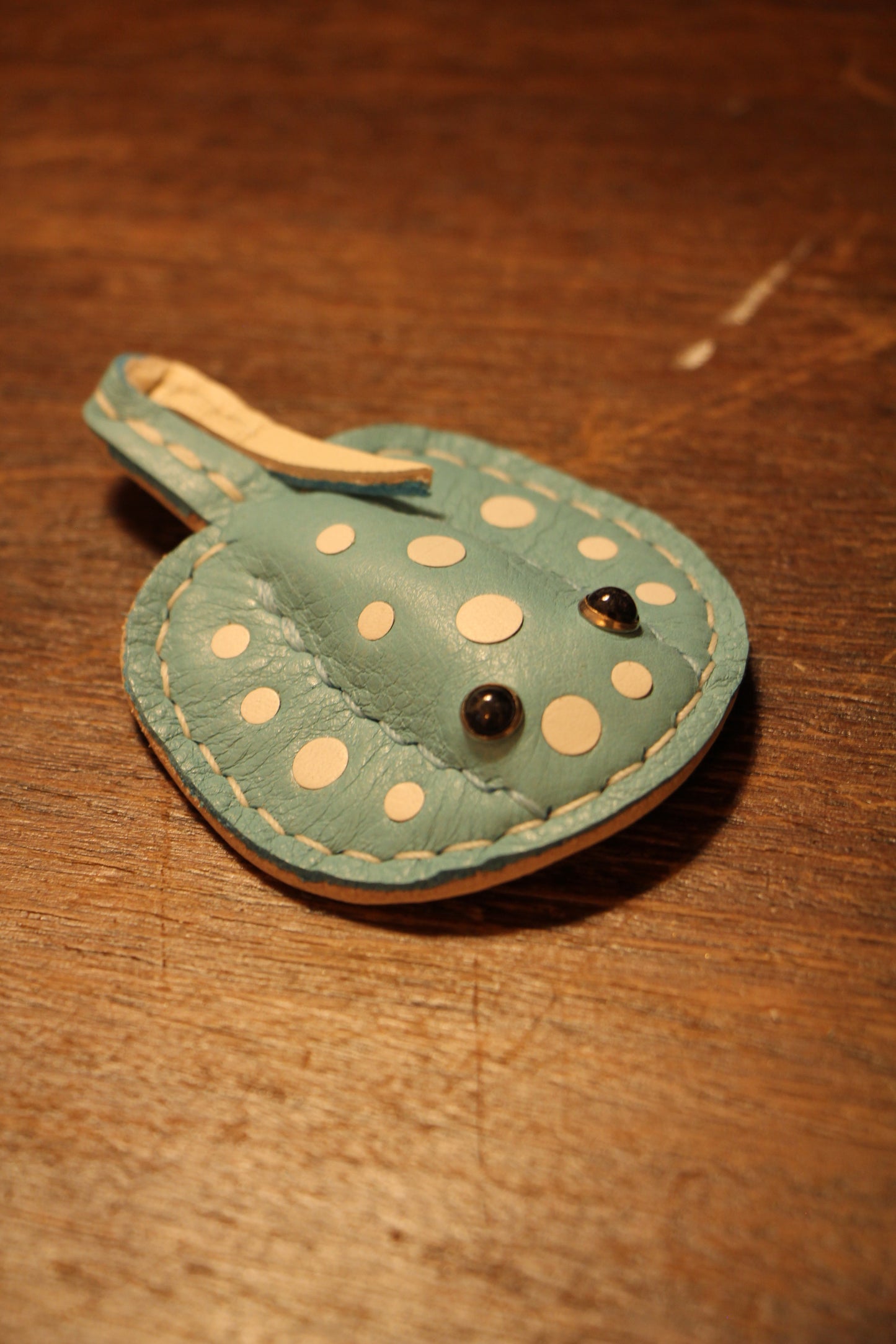 Handmade "Sea Pancake" Stingray Airtag Holder / Keychain | Made-to-order 4 to 6 weeks lead time to ship from Canada