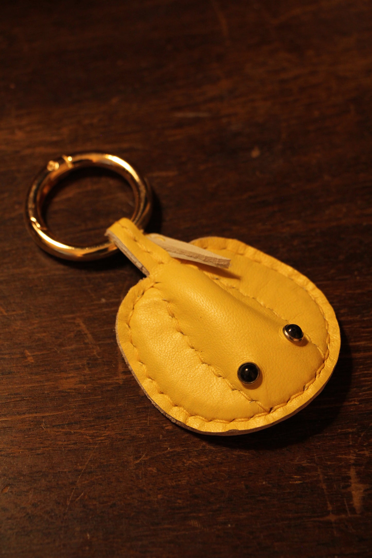 Handmade "Sea Pancake" Stingray Airtag Holder / Keychain | Made-to-order 4 to 6 weeks lead time to ship from Canada