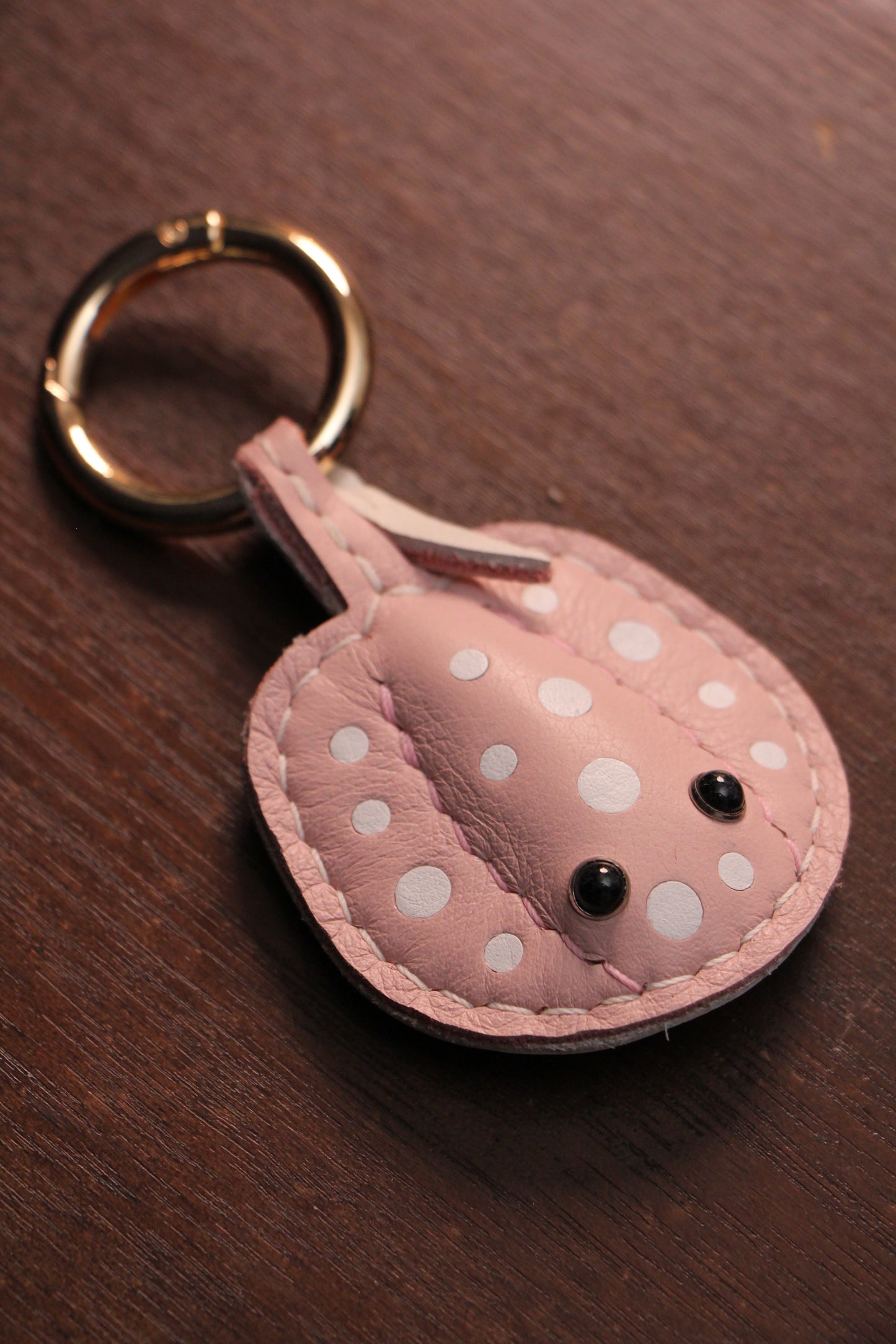 Handmade "Sea Pancake" Stingray Airtag Holder / Keychain | Made-to-order 4 to 6 weeks lead time to ship from Canada