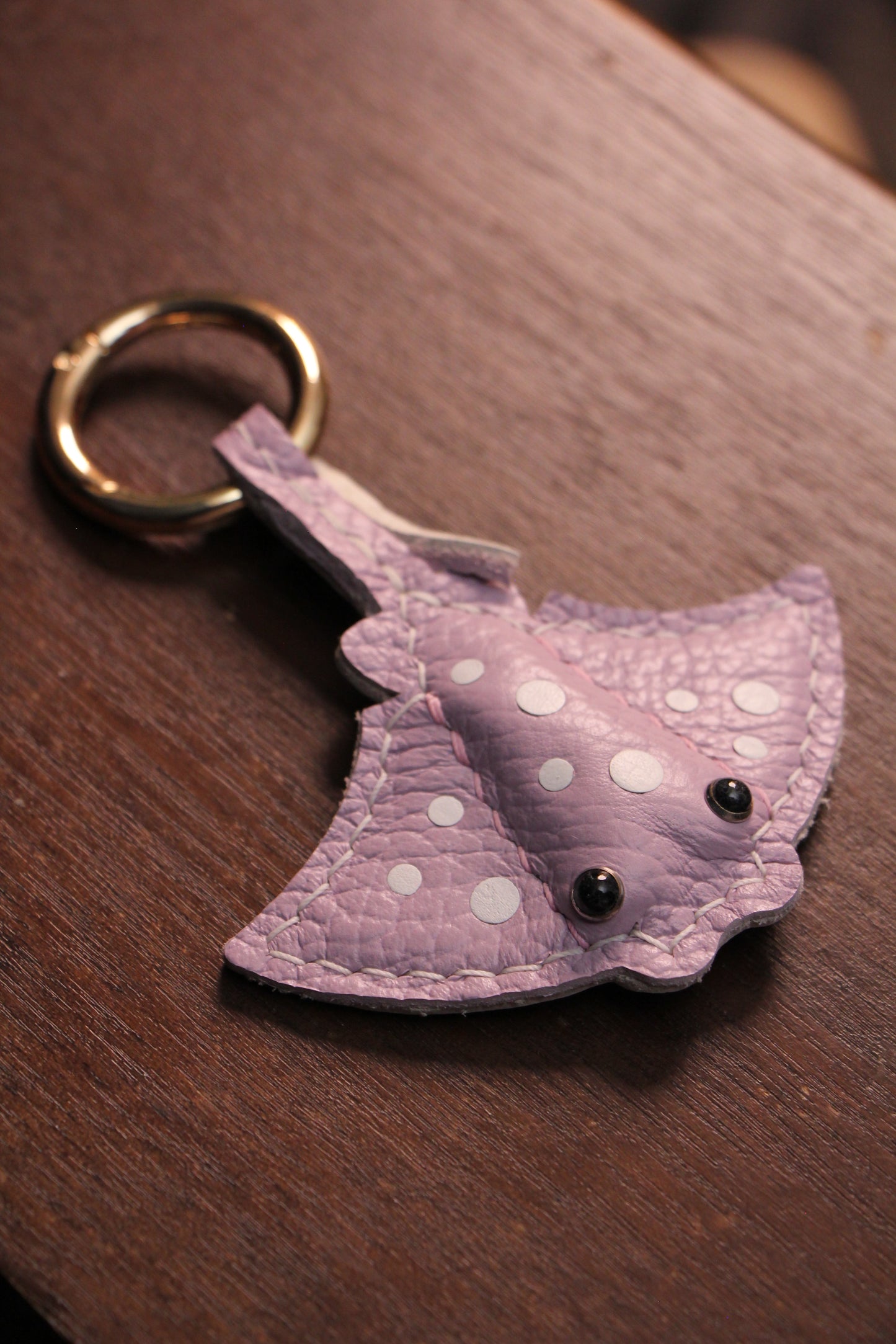 Handmade Stingray Sea Flap Flap Airtag Holder /Magnetic Keychain | Made-to-order 4 to 6 weeks lead time to ship from Canada