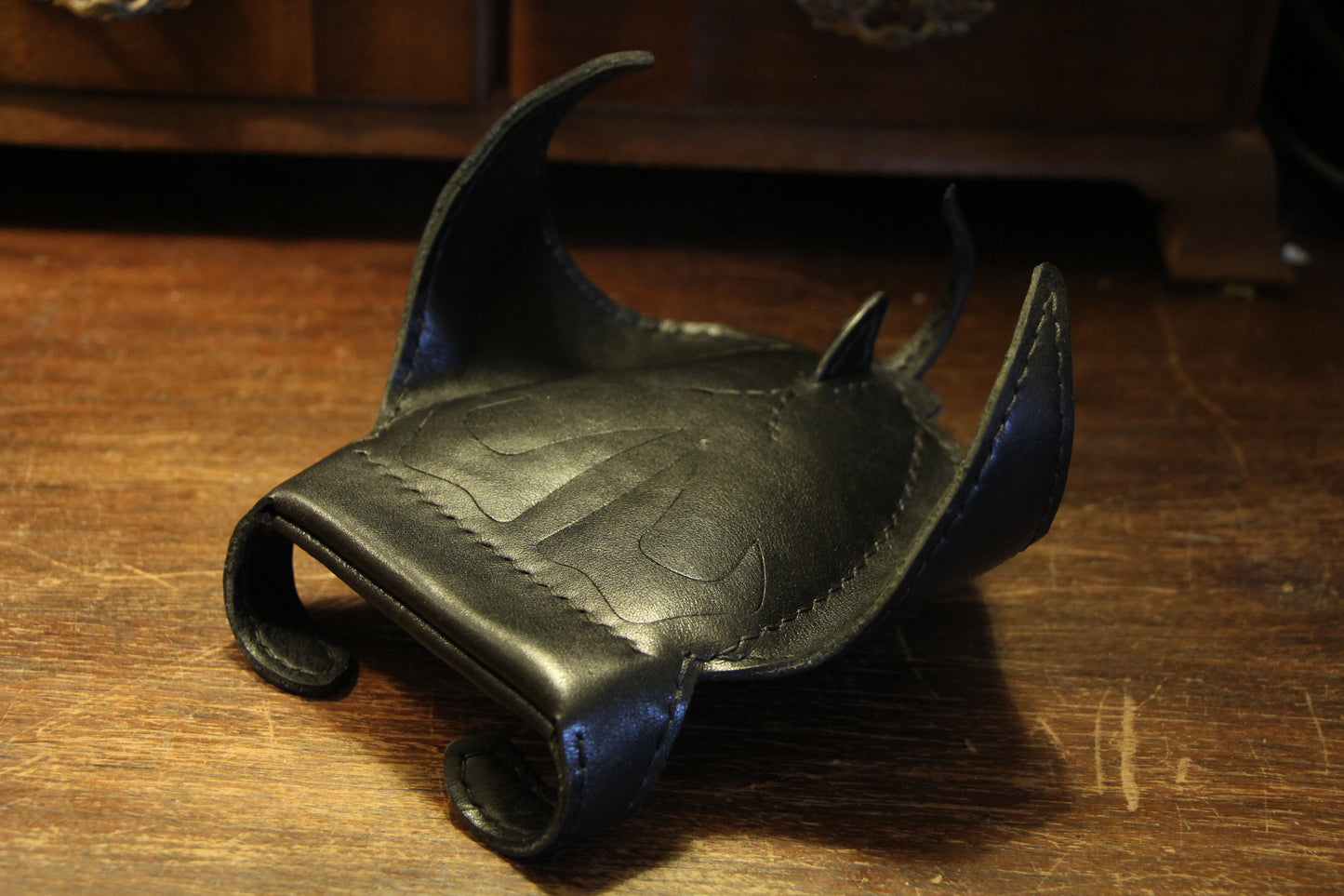 May 8 22:00 EDT Opens again | Handmade Leather Manta Ray Wallet | Made-to-order 4-6 weeks lead time to ship from Canada